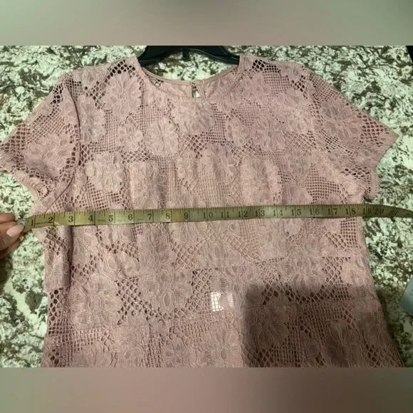 Lace Dress - Picture 5 of 8